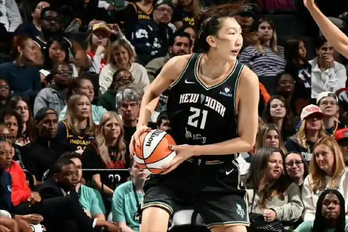 bti体育登录入口-韩旭重返WNBA，首秀20分得分王，力压美国女篮国手|自由人队|狂热队|以赛亚·斯图尔特|珀斯山猫队|底特律活塞队_新浪体育_新浪新闻